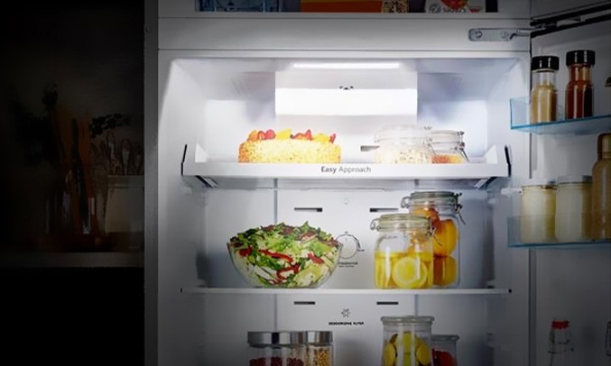 7. Tủ lạnh thông minh sở hữu đèn Led tiện lợi