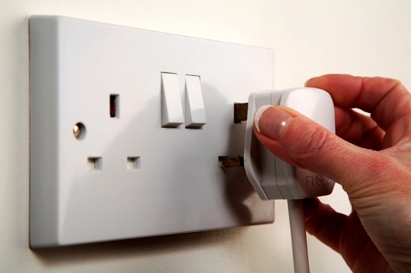 Cục nóng điều hoà Inverter bị mấy nguồn điện
