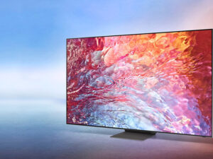 Smart Tivi được thiết kế màn hình tràn viền siêu mỏng, chân đế chắc chắn