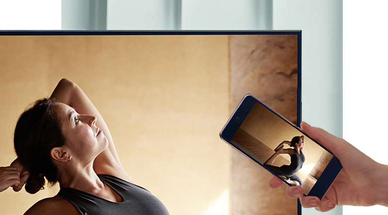 5. Nhờ tính năng Tap View, AirPlay 2 (iPhone), Screen Mirroring (Android) giúp dễ dàng trình chiếu màn hình điện thoại lên tivi