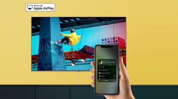 UA43AU8000 giúp trình chiếu màn hình điện thoại Android, IOS lên tivi thông qua Screen Mirroring, AirPlay 2