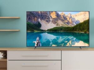 1. Smart Tivi Samsung UA 55AU8000 | Tinh tế, sang trọng với thiết kế màn hình lớn, viền mỏng, thanh mảnh