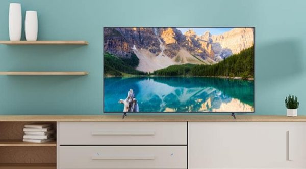 1. Smart Tivi Samsung UA 55AU8000 | Tinh tế, sang trọng với thiết kế màn hình lớn, viền mỏng, thanh mảnh