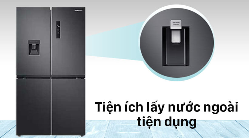 8. Ngăn lấy nước bên ngoài tủ lạnh Samsung RF48A4010M9/SV vô cùng tiện lợi