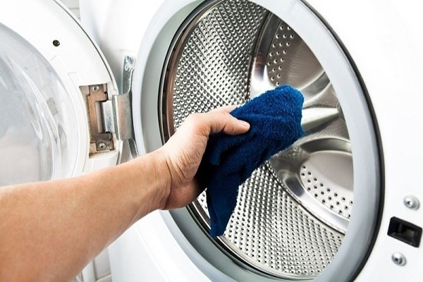 1. Vì sao phải vệ sinh máy giặt Sharp thường xuyên?