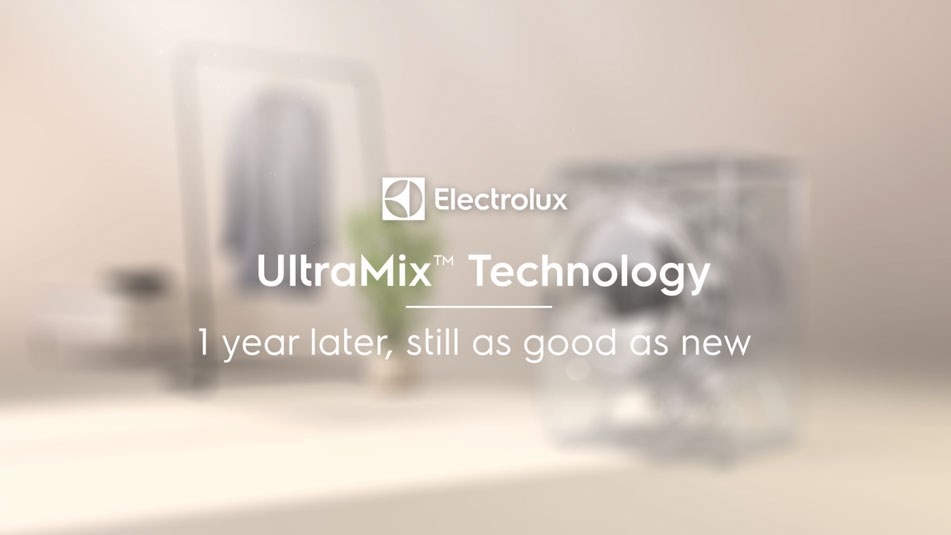 6. Máy giặt Electrolux giá rẻ EWF1141AEWA với công nghệ UltraMix™ giảm độ phai màu của trang phục sau 52 lần giặt