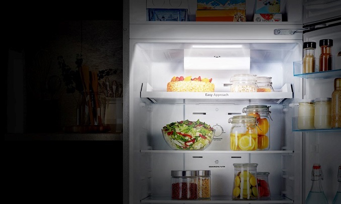 8. Tủ lạnh hiện đại có hệ thống đèn LED chiếu sáng tiện lợi