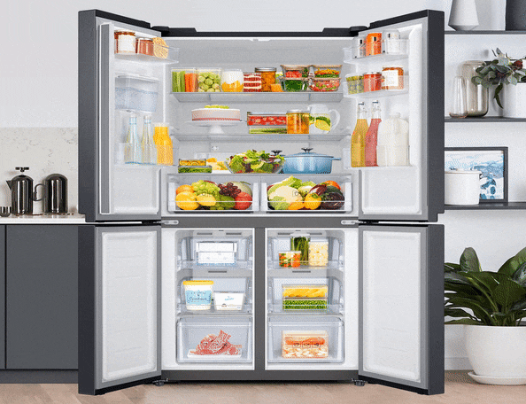 7. Tủ lạnh Samsung RF48A4010B4/SV lưu trữ nhiều thực phẩm, phù hợp gia đình từ 3 - 5 người