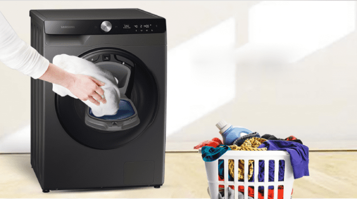 Điều chỉnh lại vị trí đặt máy giặt sao cho cân bằng