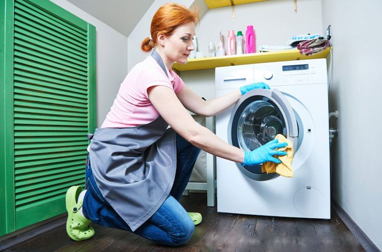 Hướng dẫn cách vệ sinh máy giặt LG: vệ sinh bên ngoài máy giặt