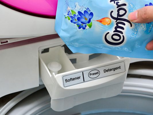 Vì sao nước xả không chảy xuống máy giặt Samsung?