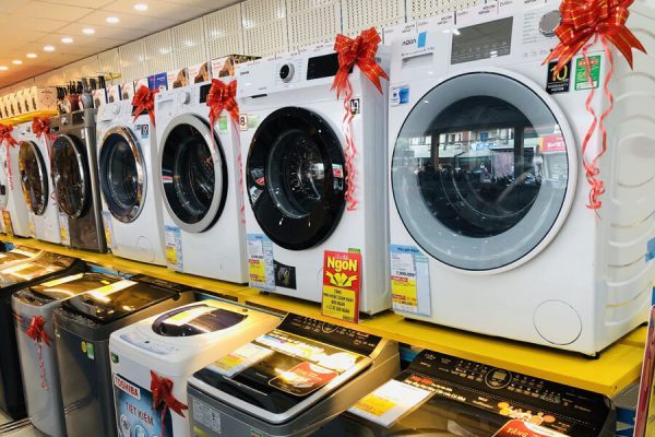 Mua máy giặt tại các đại lý, siêu thị điện máy