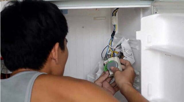 2. Hướng dẫn sửa cảm biến tủ lạnh Electrolux bị hỏng