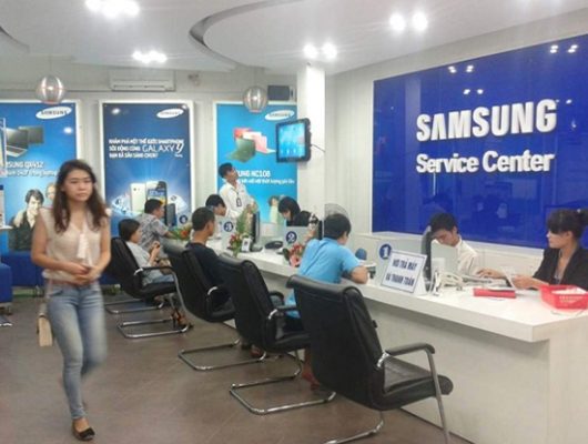 Cách 3: Gọi trực tiếp trung tâm điện máy nơi mua hàng để được hỗ trợ kích hoạt bảo hành máy sấy Samsung