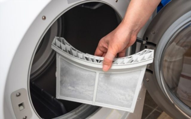 1. Vì sao cần phải vệ sinh máy sấy quần áo LG?