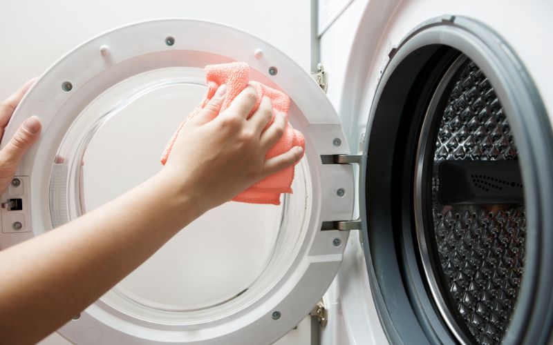 Vệ sinh máy giặt thường xuyên định kỳ 1 tháng/lần