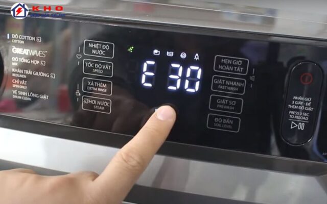 Máy giặt Toshiba cửa ngang báo lỗi E30