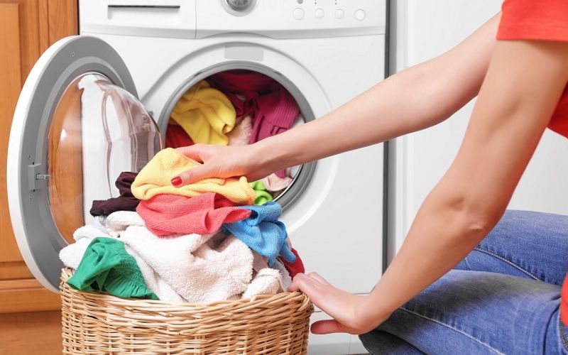 Máy giặt Toshiba vắt không khô do lượng quần áo quá nhiều hoặc quá ít