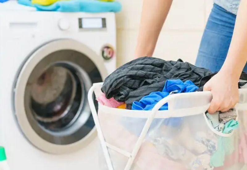Giặt sạch quần áo trước khi sấy