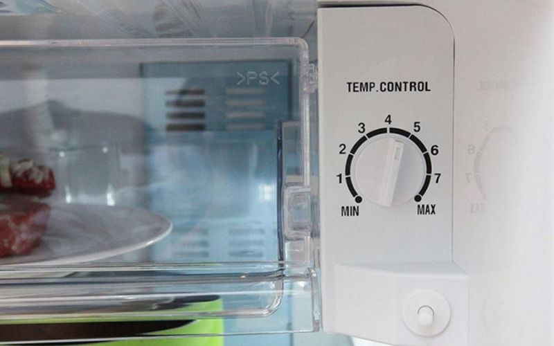 Điều chỉnh nhiệt độ Tủ lạnh Panasonic có núm vặn 