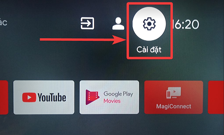 Bạn chọn mục Cài đặt (hình răng cưa) trên màn hình trang chủ tivi TCL.
