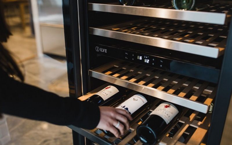 Rượu vang có nên để trong tủ lạnh không? 