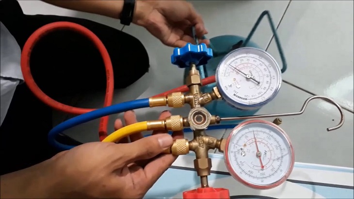 Thay gioang cao su giữ nhiệt cho tủ lạnh không bị hết gas