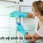 Vệ sinh tủ lạnh Toshiba khay kệ, gioăng cửa, hộp trữ đá